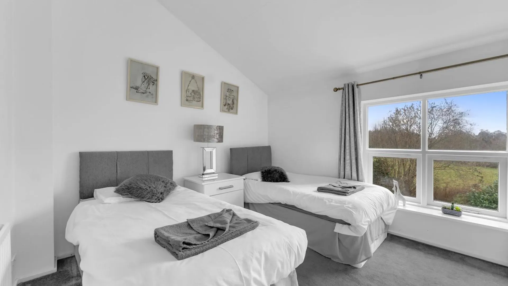 Manchester House Retreat - Sleeps 18 Holiday home