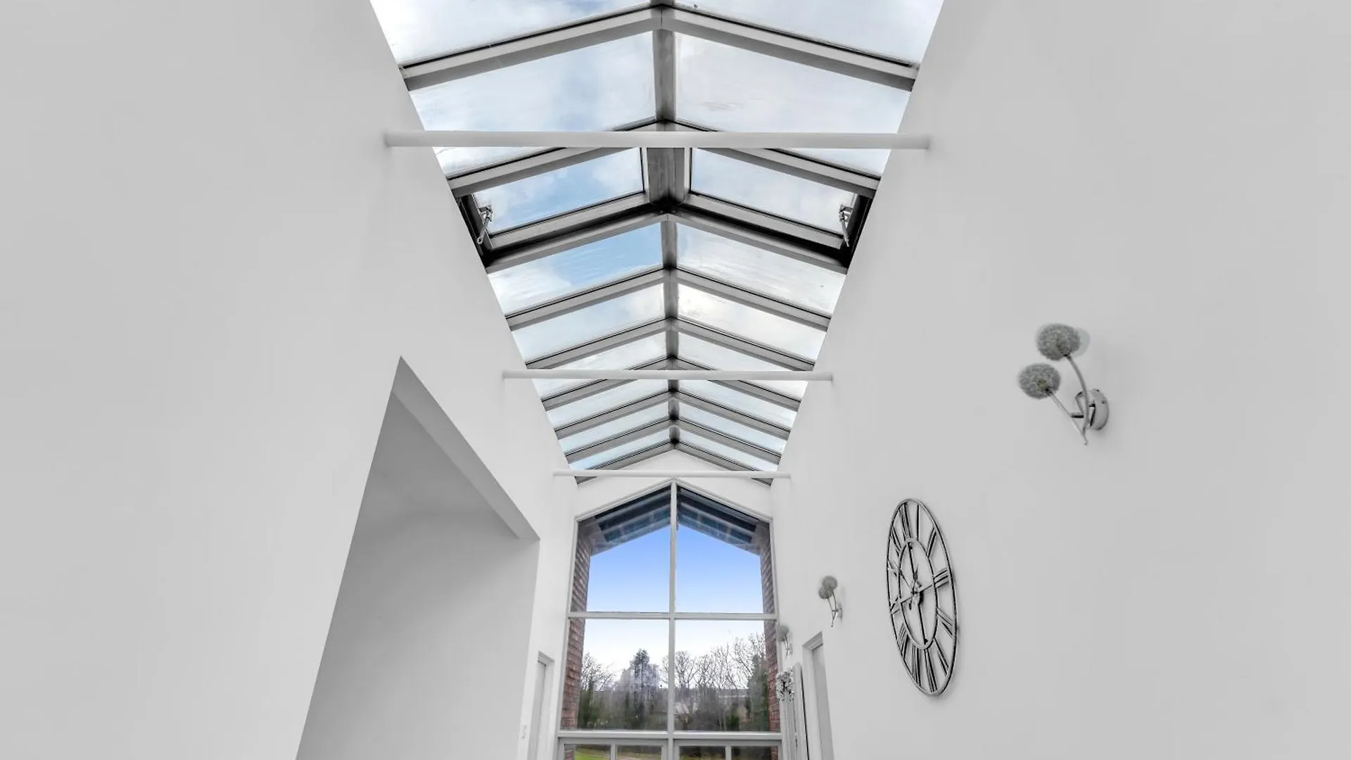 Manchester House Retreat - Sleeps 18