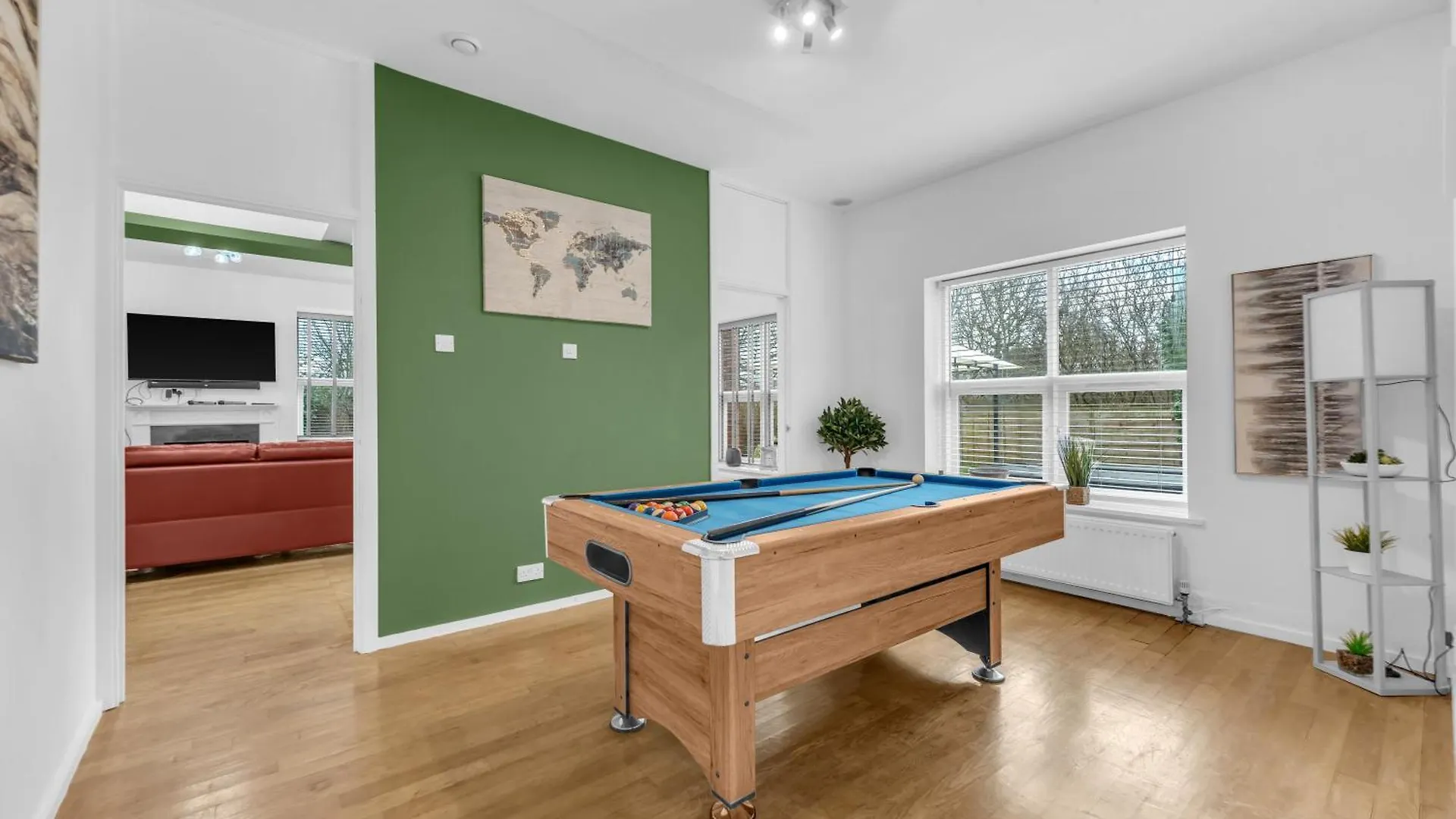 Manchester House Retreat - Sleeps 18