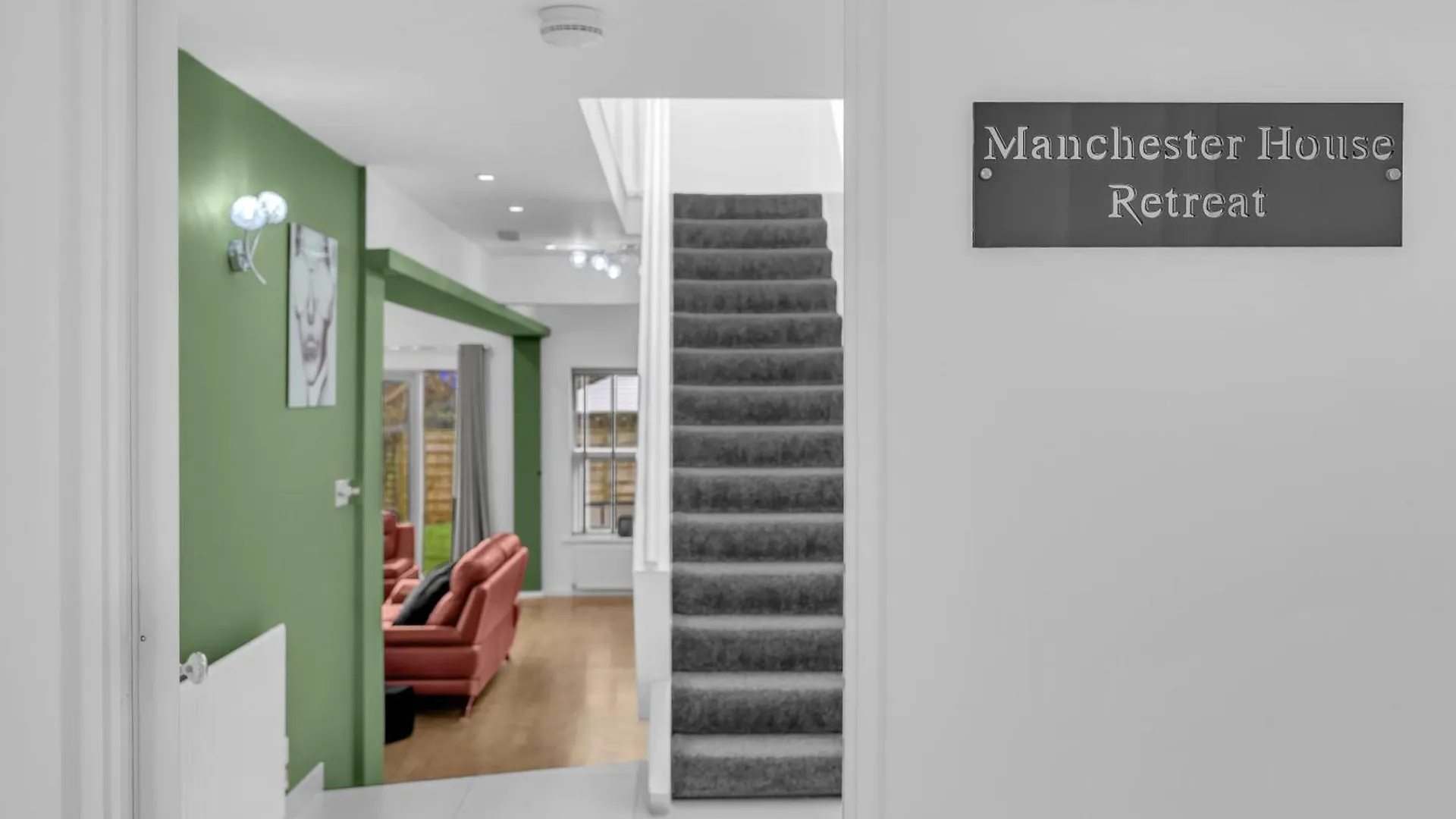 Manchester House Retreat - Sleeps 18 Holiday home