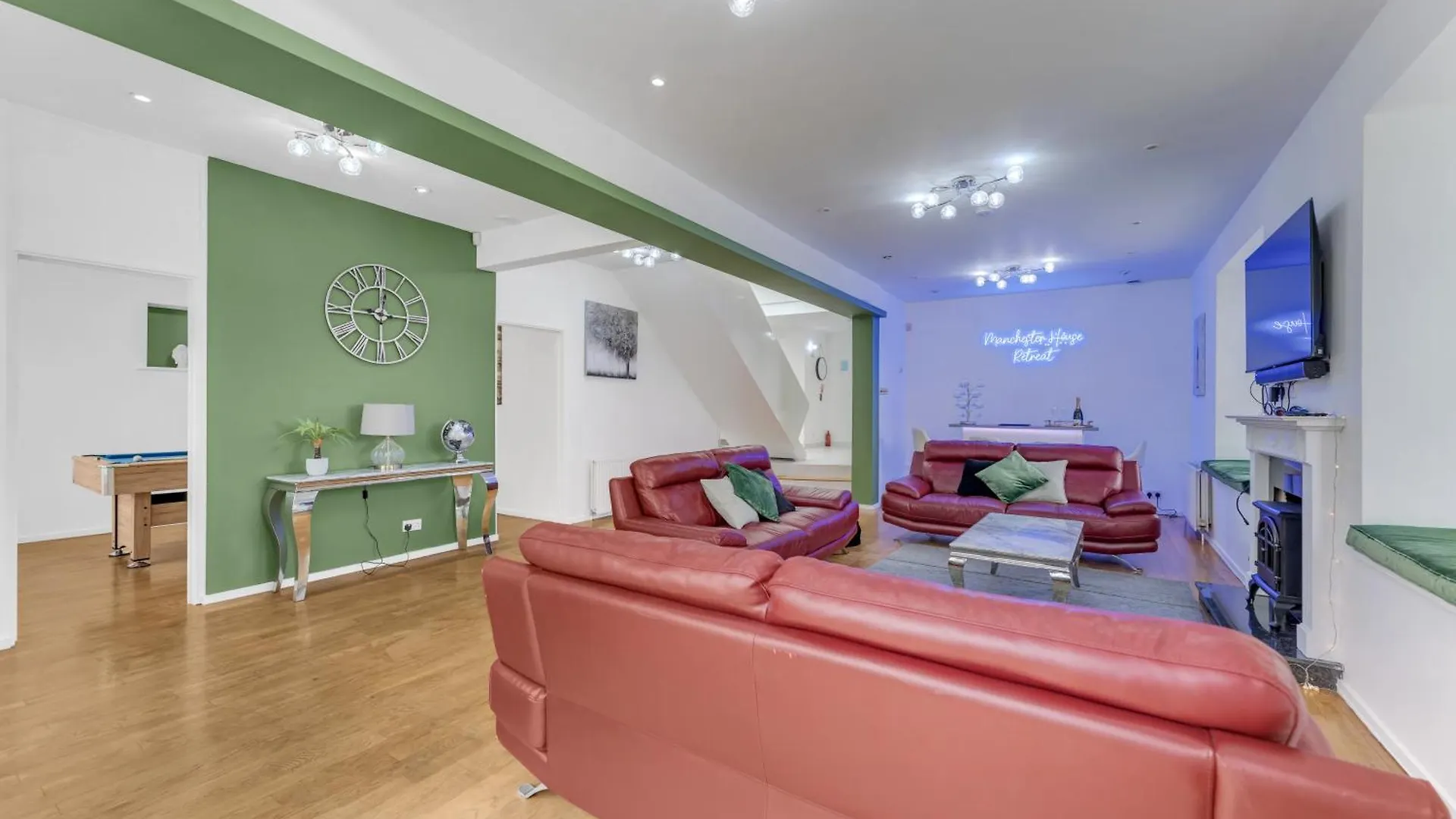 Holiday home Manchester House Retreat - Sleeps 18