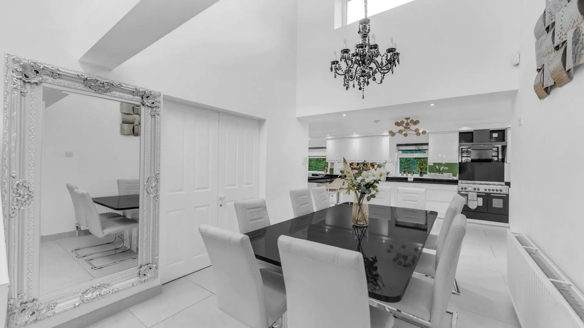 Manchester House Retreat - Sleeps 18 Holiday home