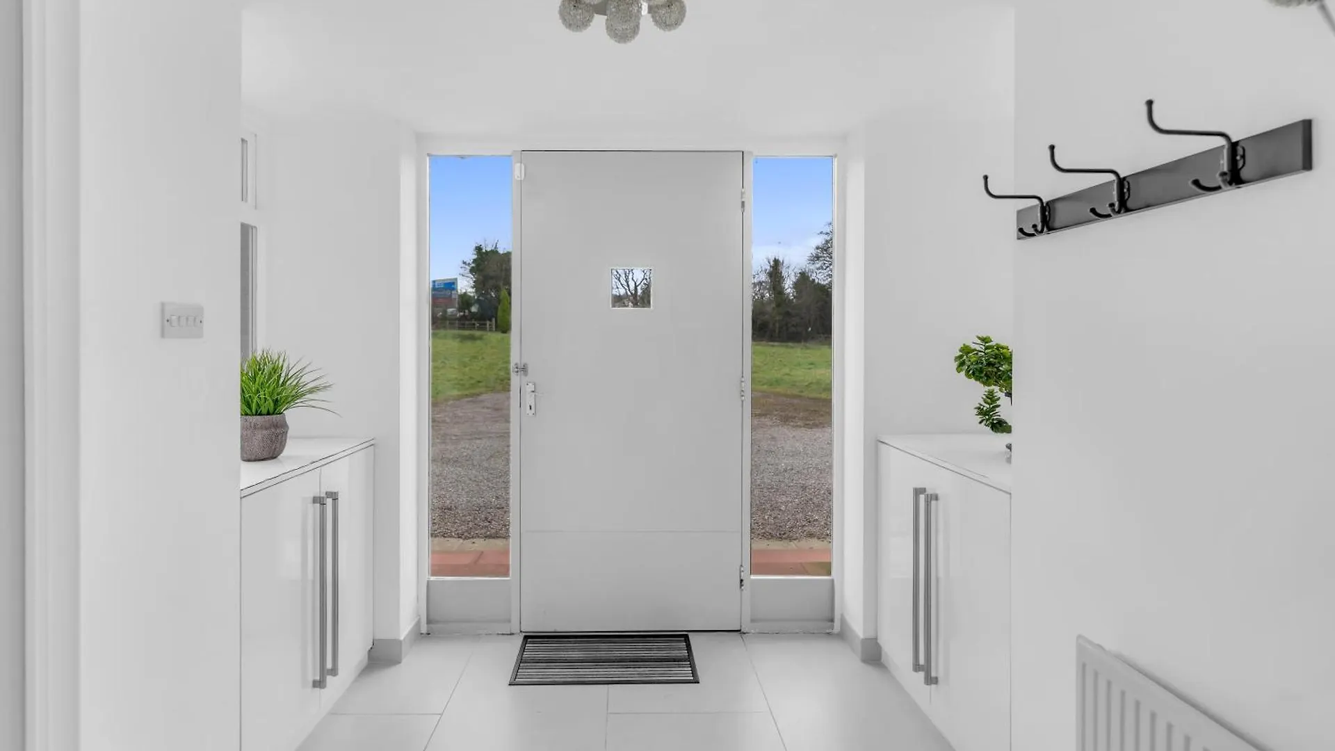 Manchester House Retreat - Sleeps 18 0*,